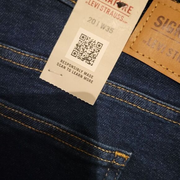 LEVI'S Signature Heritage Hi-Rise 5 inch Cutoff Jean Shorts NWT 20  Waist 35 - Picture 3 of 4